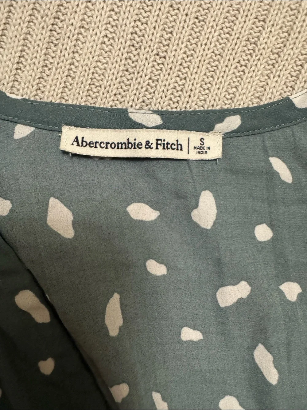 Abercrombie & Fitch Puff-Sleeve Blouse